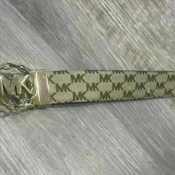 Michael Kors Vanilla/Brown Signature Reversible Gold Chain Logo Belt GUC READ - Picture 9 of 11